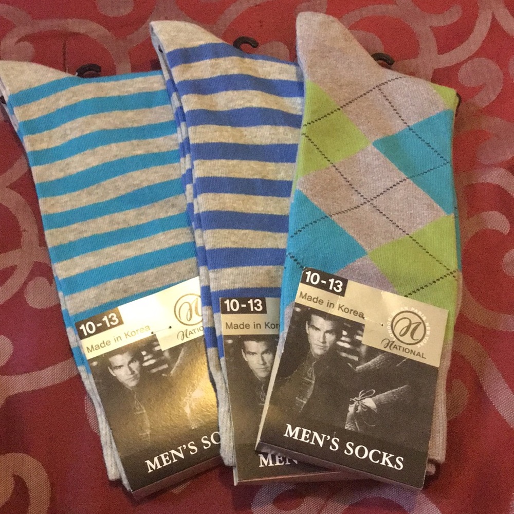 3 pairs of men's socks